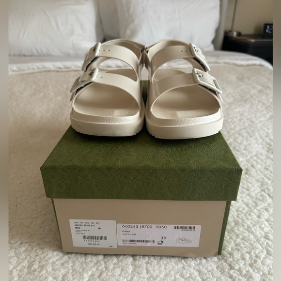 Gucci Isla Sandals - Picture 2 of 5